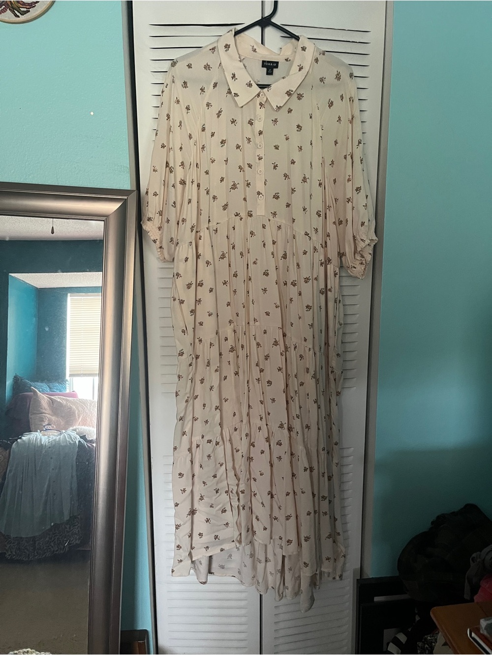 torrid Cream Floral Pleated High-Low Midi Dress